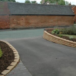 tarmac-drive-with-croftstone-walling4