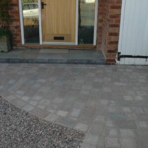 tumble-pave-drive-detail